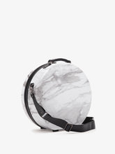Load image into Gallery viewer, Baye Medium Hat Box

