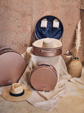 Load image into Gallery viewer, Baye Medium Hat Box
